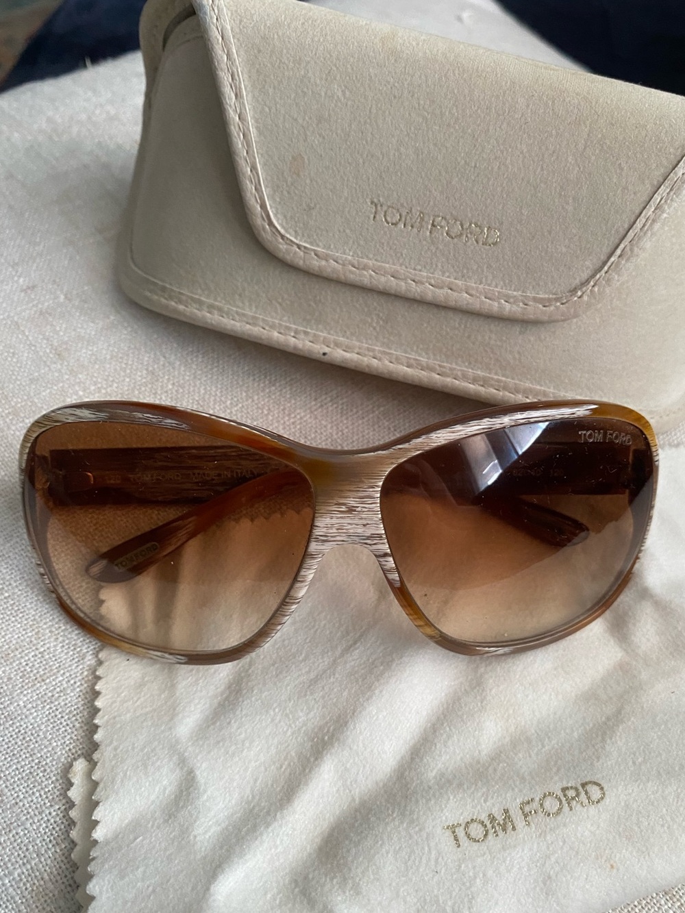 Tom Ford Women's Sunglasses EUC $450 Retail